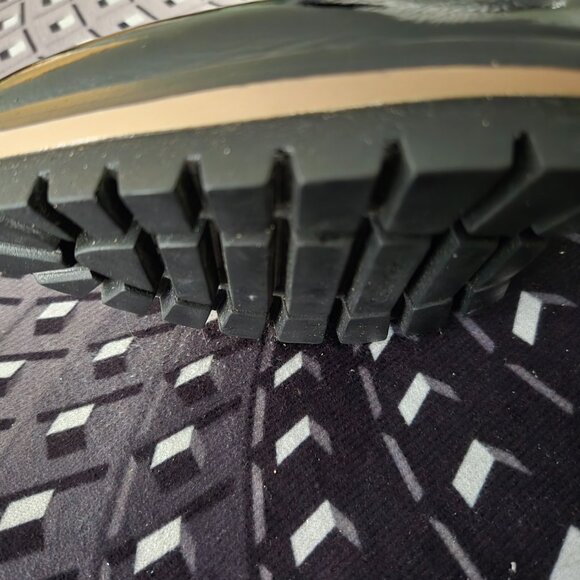 Calvin Klein Excellent Worn Once Patent Leather 3 In Fantastic soles!!! size 10 - Picture 5 of 10